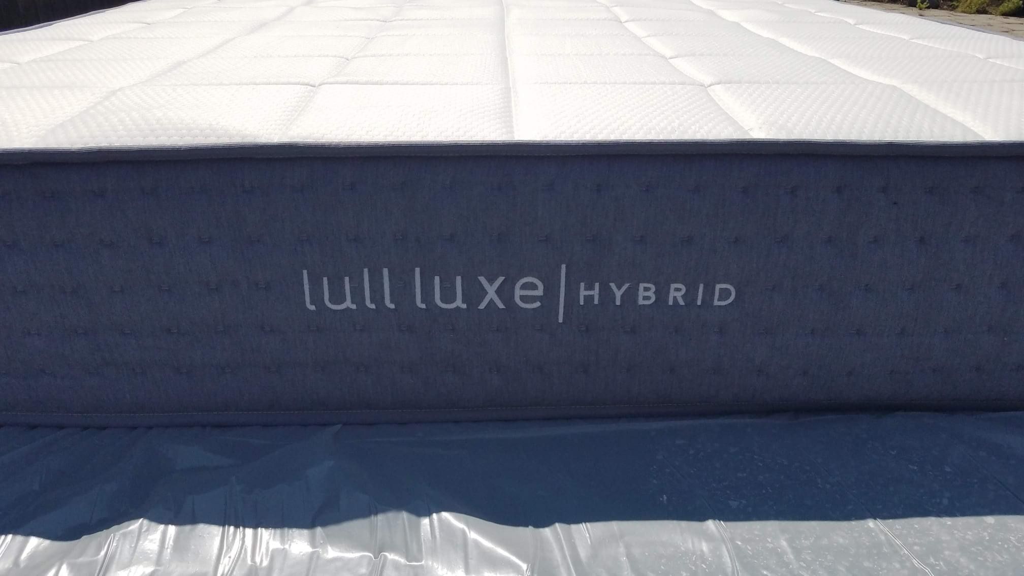 Lull Luxe Hybrid King Size Mattress Bed - Like New Condition