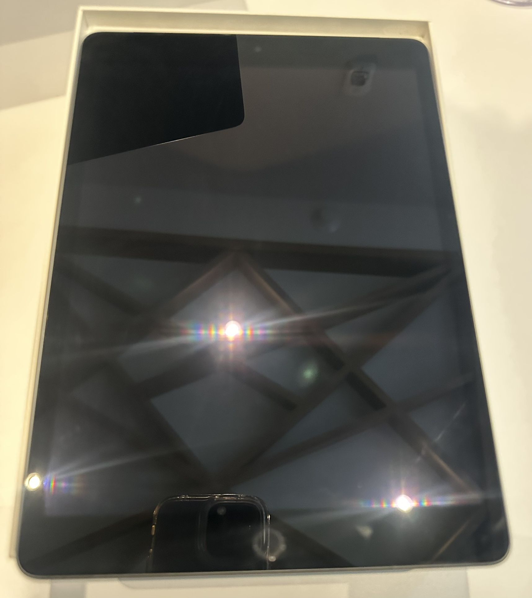 Apple iPad 9th Gen. 64GB, Wi-Fi + 5G (Unlocked), 10.2 in Space Gray/Silver