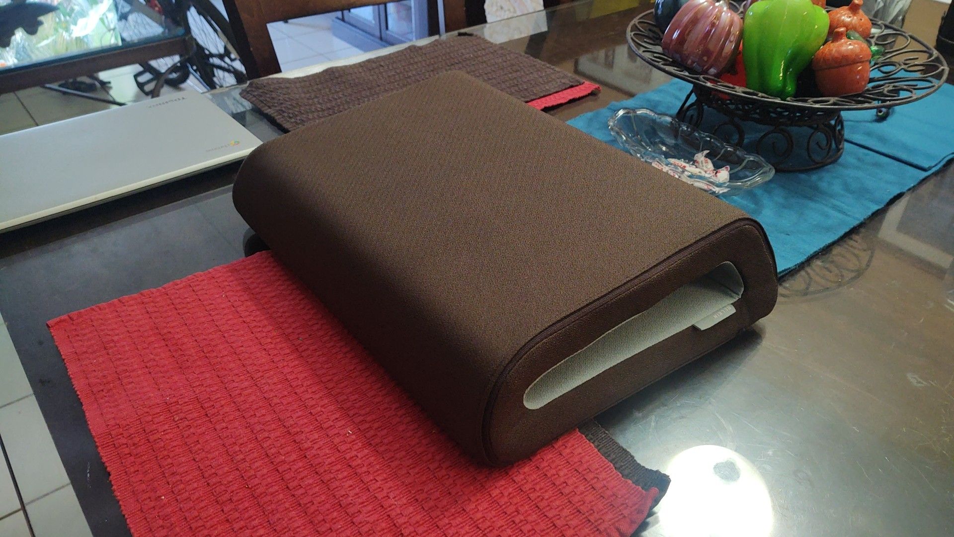 Belkin CushTop Lap Cushion for Laptops Up to 17" (color: Chocolate )