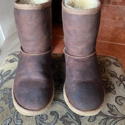 UGG Women’s Boots Size  3 , Azusa 