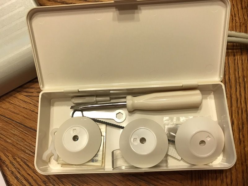 Pfaff Coverlock Serger/Sewing 4852 Machine for Sale in Kaukauna, WI