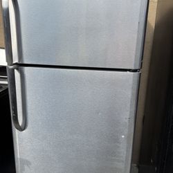 Frigidaire Refrigerator 