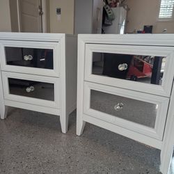 Set Of 2 Mirrored Nightstands 