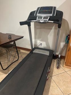 Like-New Pro-Form Treadmill - Running Excellent Condition!