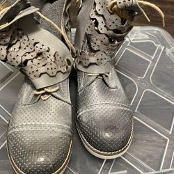 Onako Women Boots Size  40