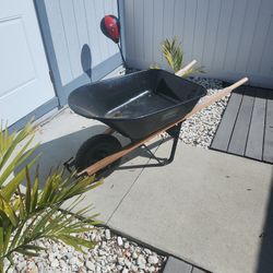 4 Cu Ft Plastic Tray Wheelbarrow 