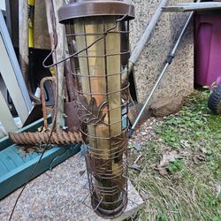 18 INCH TALL BIRD FEEDER IN EXCELLANT CONDITION 