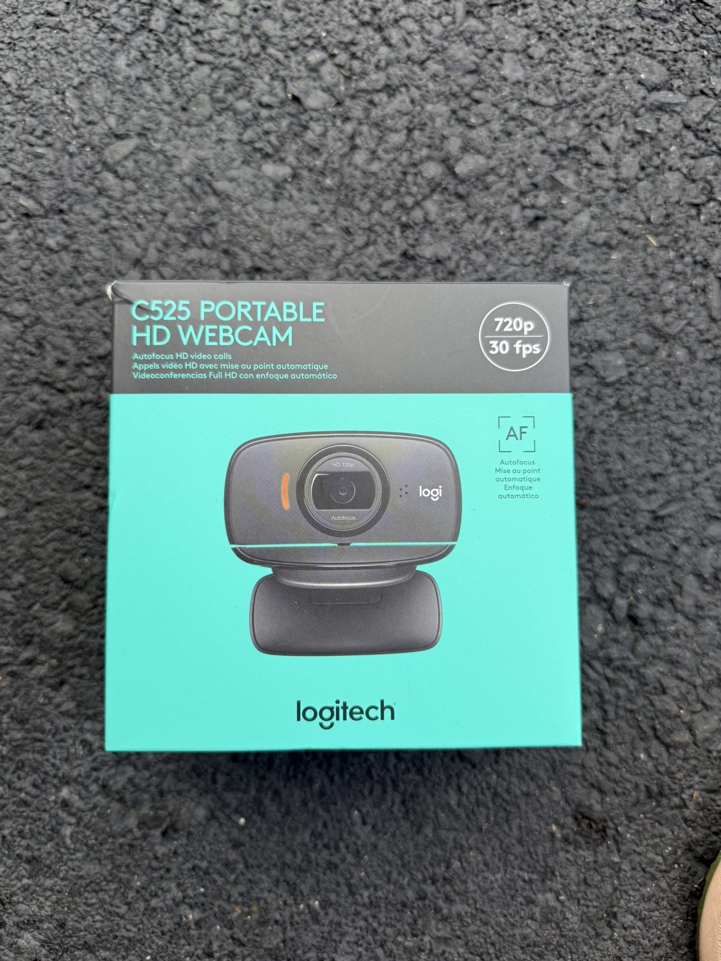 LOGITECH WEBCAM with VIDEO CALLING 