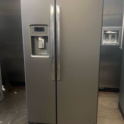 GE SLATE SIDE BY SIDE REFRIGERATOR WITH WATER/ICE