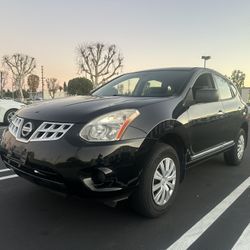 20.13 Nissan rogue S AWD  One owner no accident clean title excellent condition  no issues at all  92,000 original low miles 