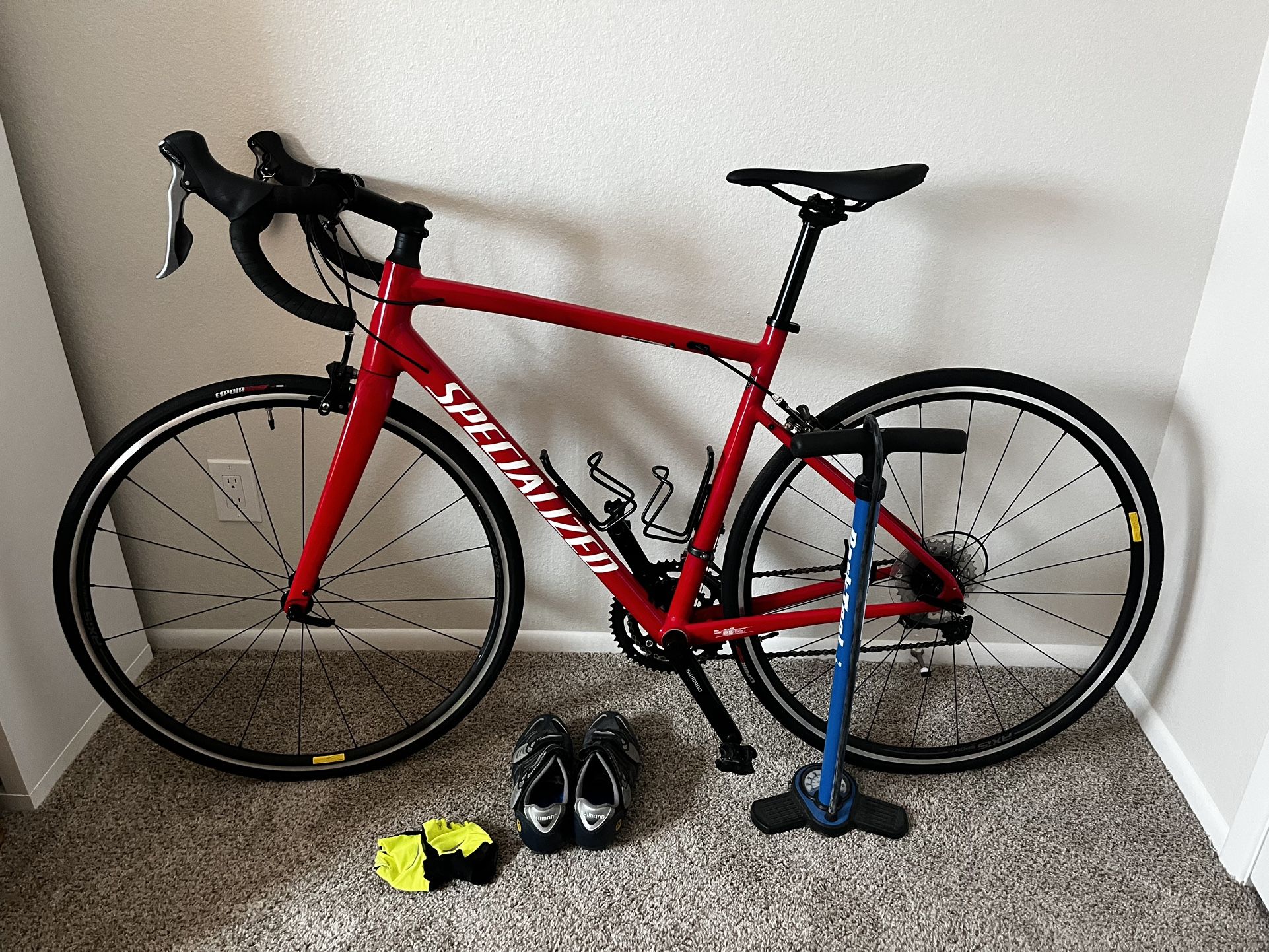 Specialized Road Bike Kit Great For Starting Out