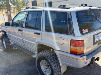Jeep Grand Cherokee 4x4 SUV Lifted