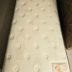 Full Size Spring Mattress
In great condition