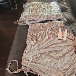 Bulk skirts whole lot for 20$