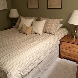 FREE FREE FREE TV Cabinet, Queen Bed, bedding, nightstands and table lamps, glass-topped coffee table