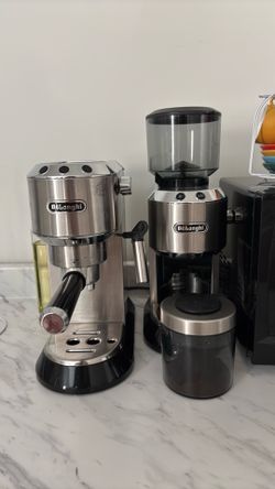 Delonghi coffe machine and grinder in good conditions