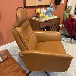 High End Leather Lounge Chair Made In Europe