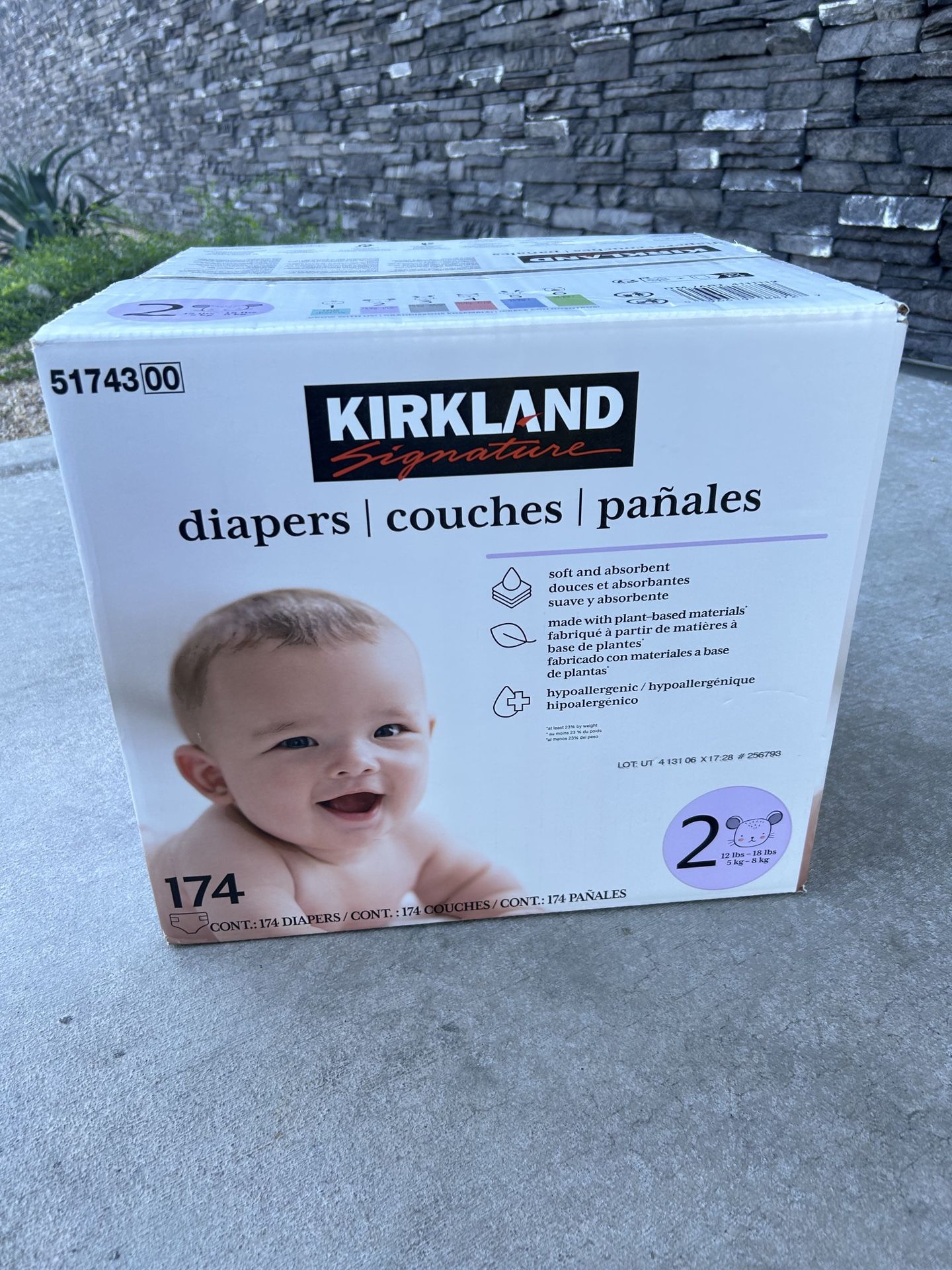 Kirkland Size 2, 174 Count Diapers, Unopened