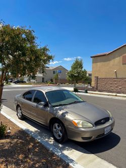2004 Ford Taurus