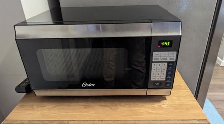 Oaster 750 W microwave