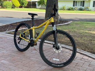 Cannondale Trail 6 Mountain Bike