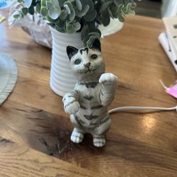 Vintage Small Cat  Lamp 