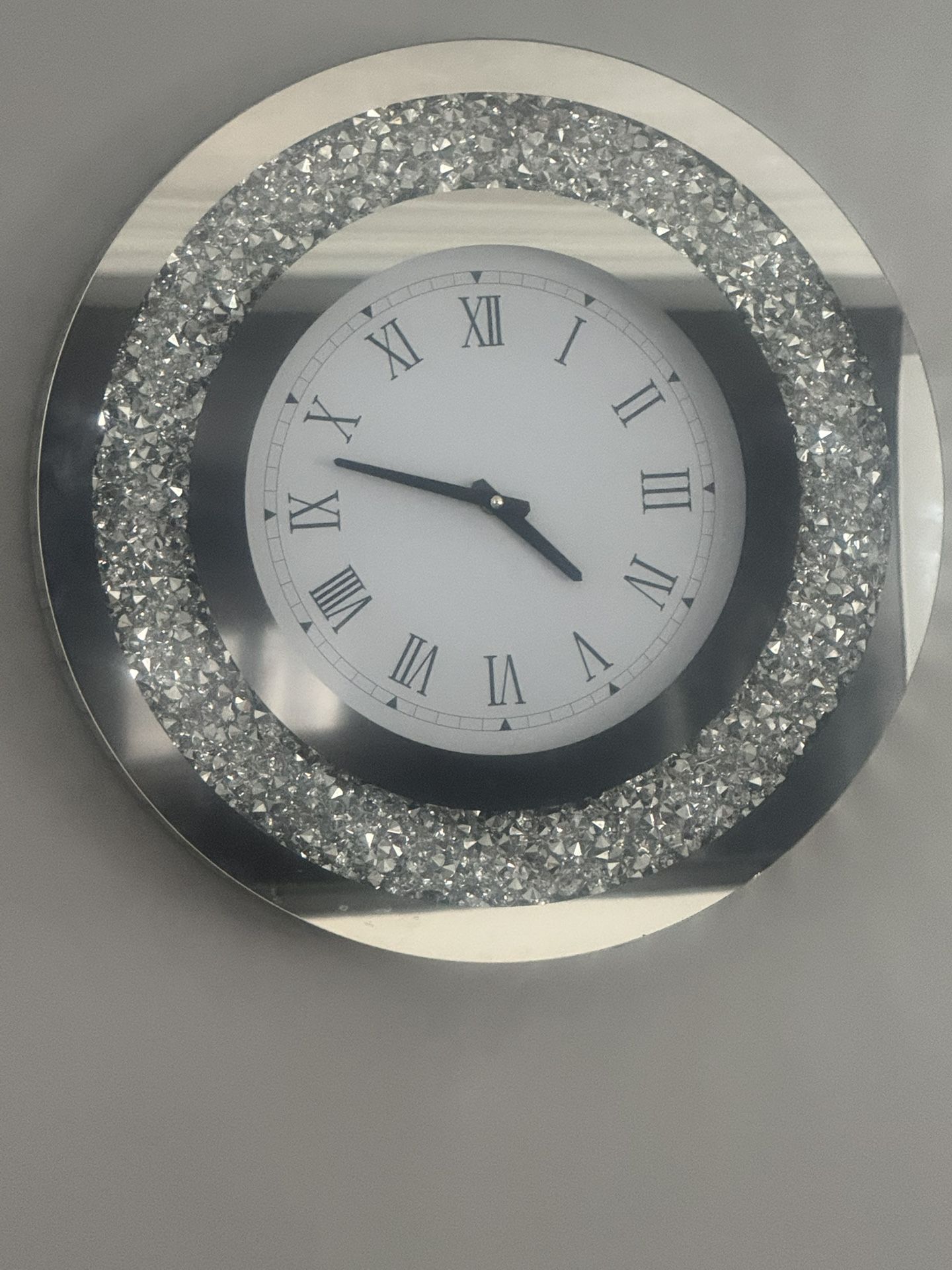 Round Wall Clock
