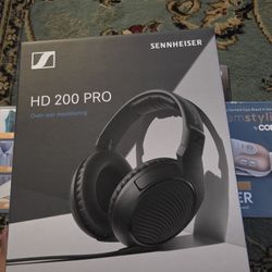 SENNHEISER BRAND NEW HD 200 PRO
