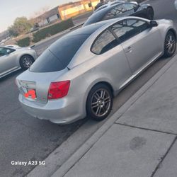 2004 scion 