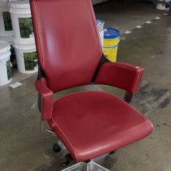 Scandinavian Designs Delphi Leather Executive Desk / Office Chair