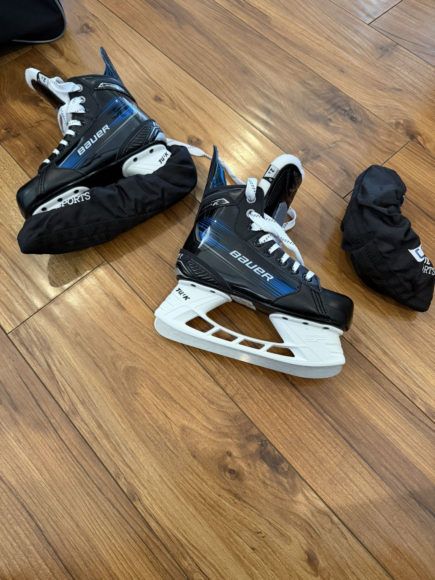 Like new girl hockey equipment