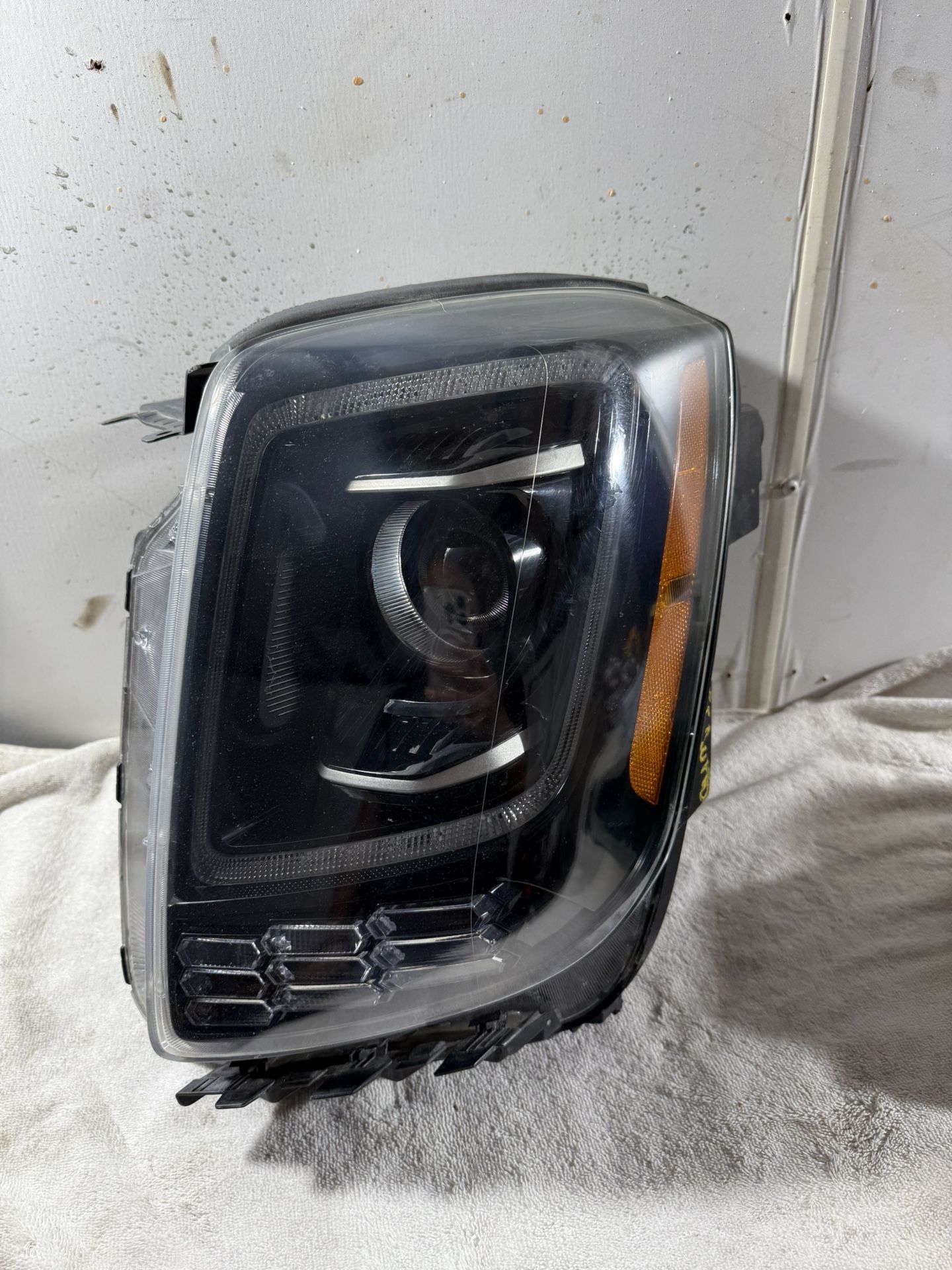 2020-2021-2022 KIA TELLURIDE LEFT HEADLIGHT HALOGEN LED SINGLE BEAM