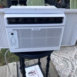 AC window Unit Toshiba With Remote $85 OBO 