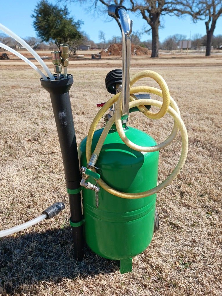 CENTRAL PNEUMATIC Oil Extractor for Sale in Weatherford, TX OfferUp