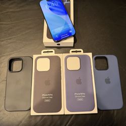 iPhone 16 Pro Black Factory Unlocked (MINT CONDITION)