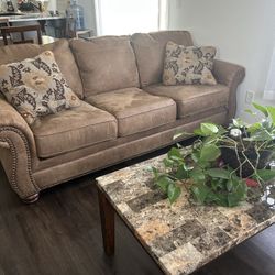 Couch/Sofas 