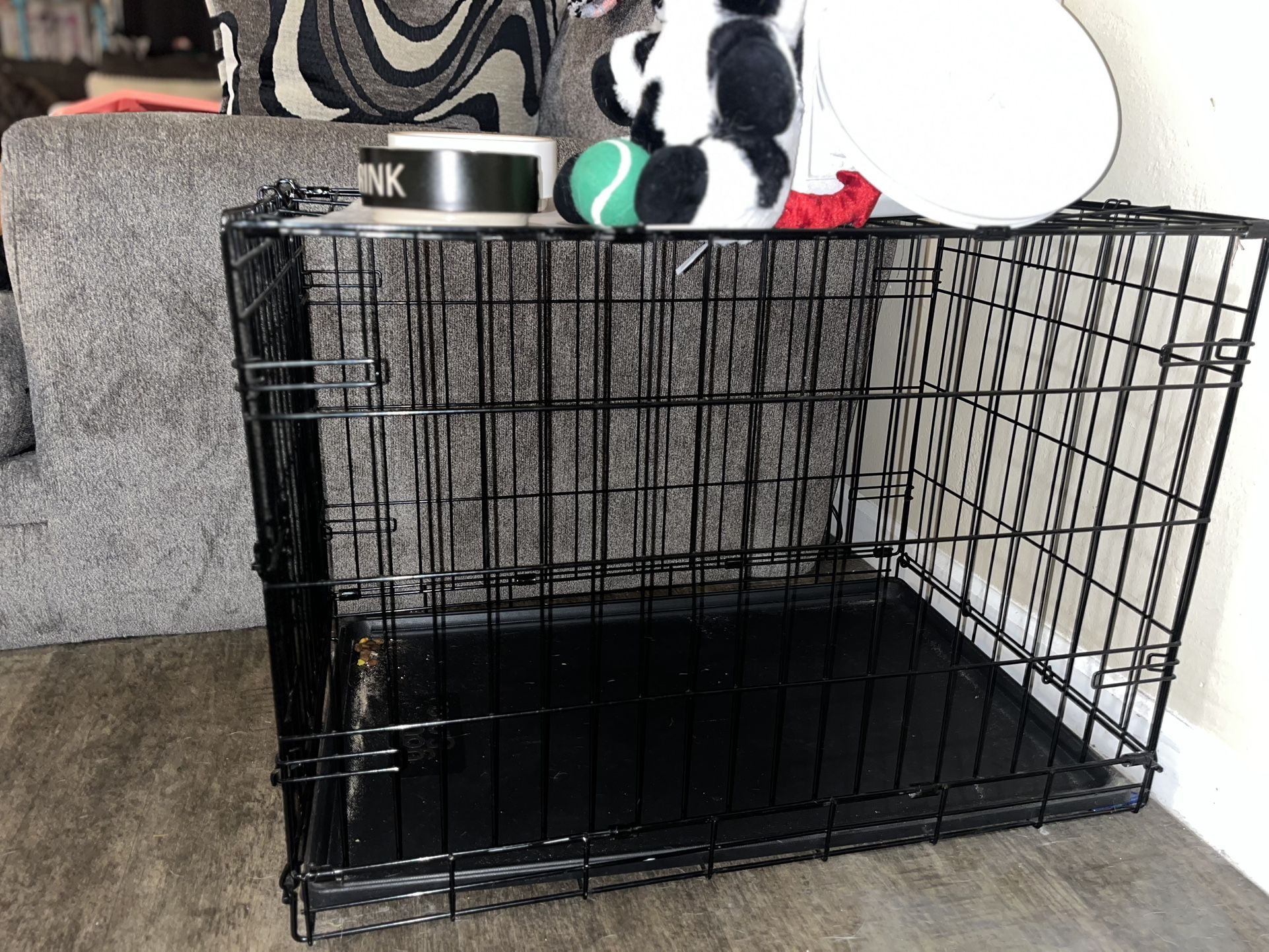 Dog Kennel- Like New