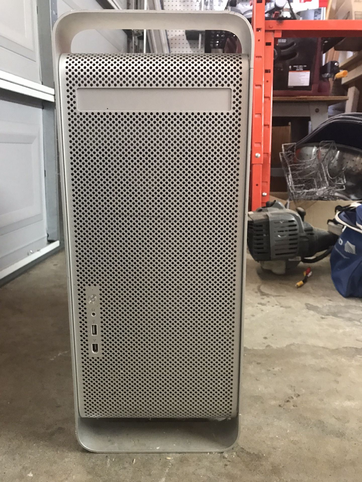 Mac Pro A1106