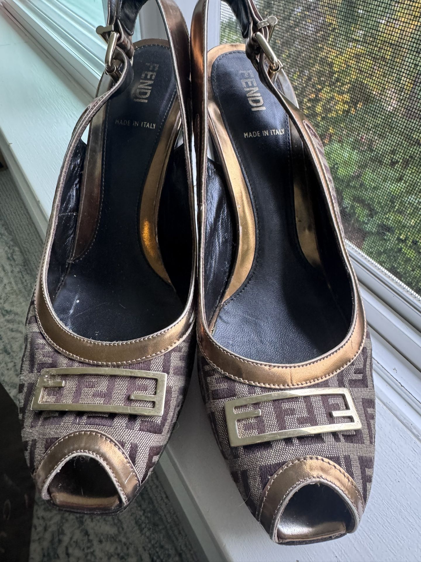 π 99$ Vintage Fendi