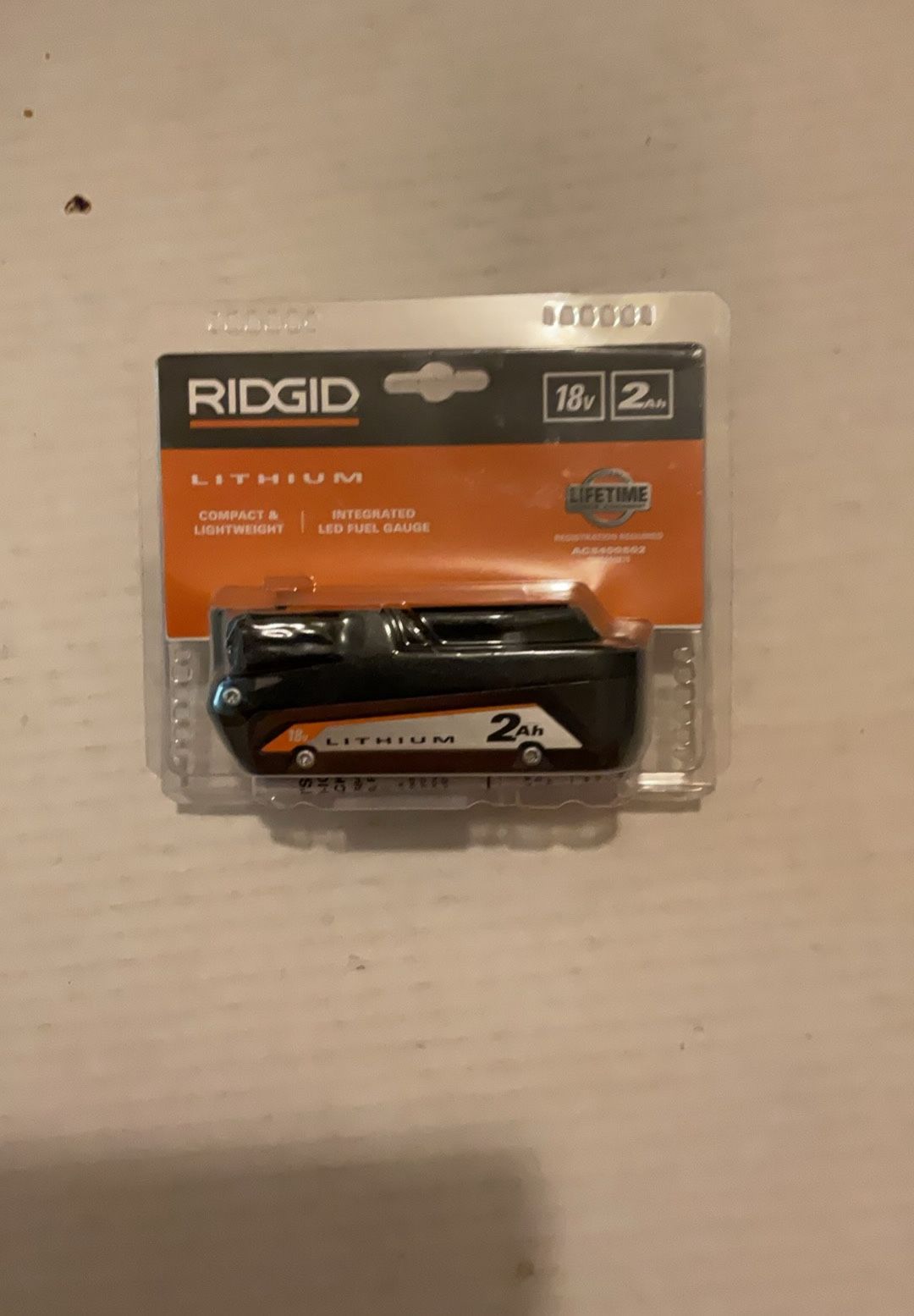 Brand New RIDGID Lithium 2.0 AH Battery.       35 Firm on Price.      35 Firme en Precio.