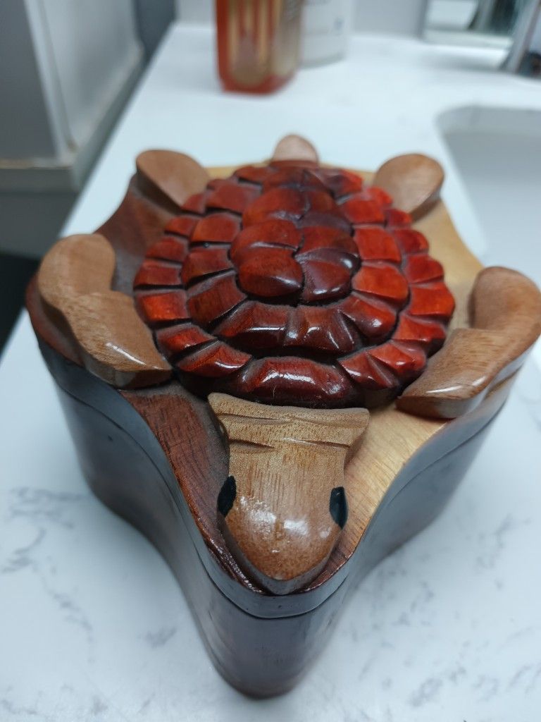 Jewelry box turtle made of wood Used