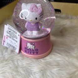 Hello Kitty Snow Globe New