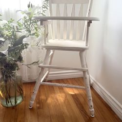 High Chair R E N T A L