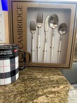 Set of 4 items—-kitchen