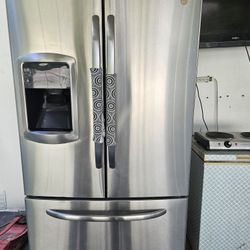 GE Refrigerator 