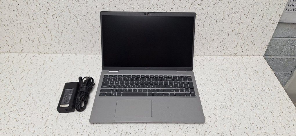 DELL LATITUDE 5520  i7 11th GEN