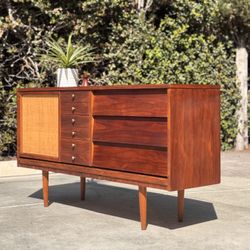 Mid Century Modern Walnut Credenza by Dixie Cane Door Louvered Drawers (FREE DELIVERY 🚚)