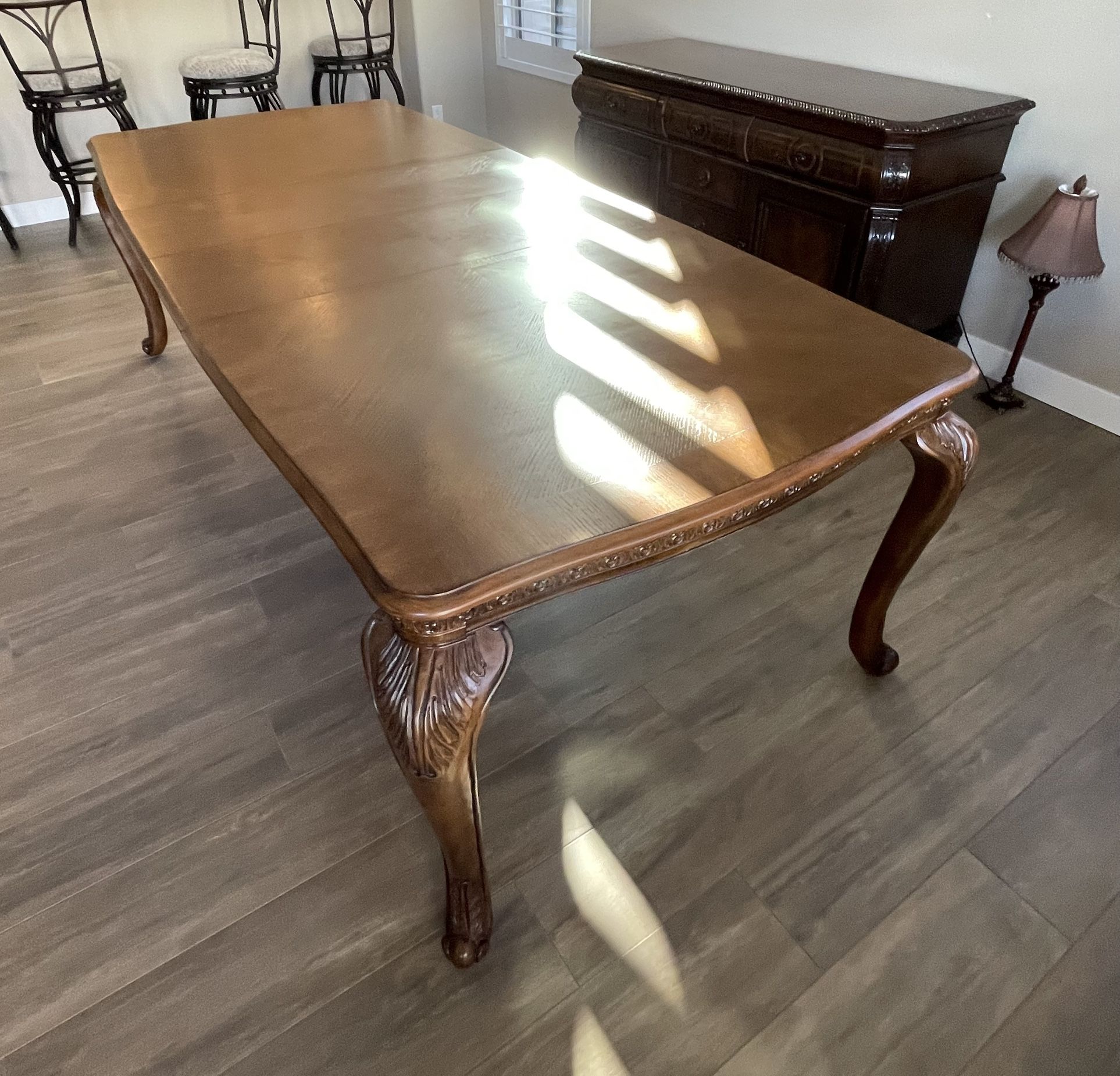 Dining Room Table with 6 Chairs