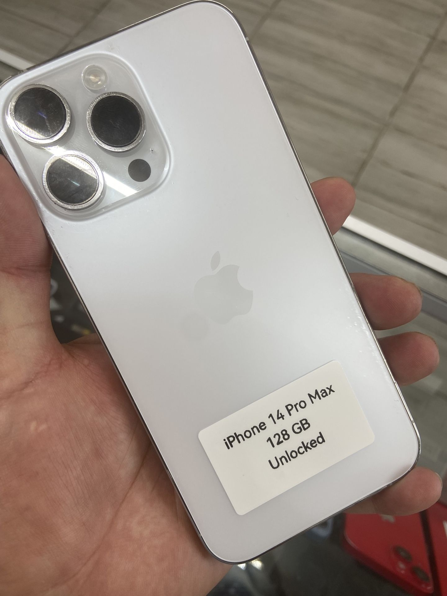 14 Pro Max Unlocked. Cash Or $50 Down W Approval 