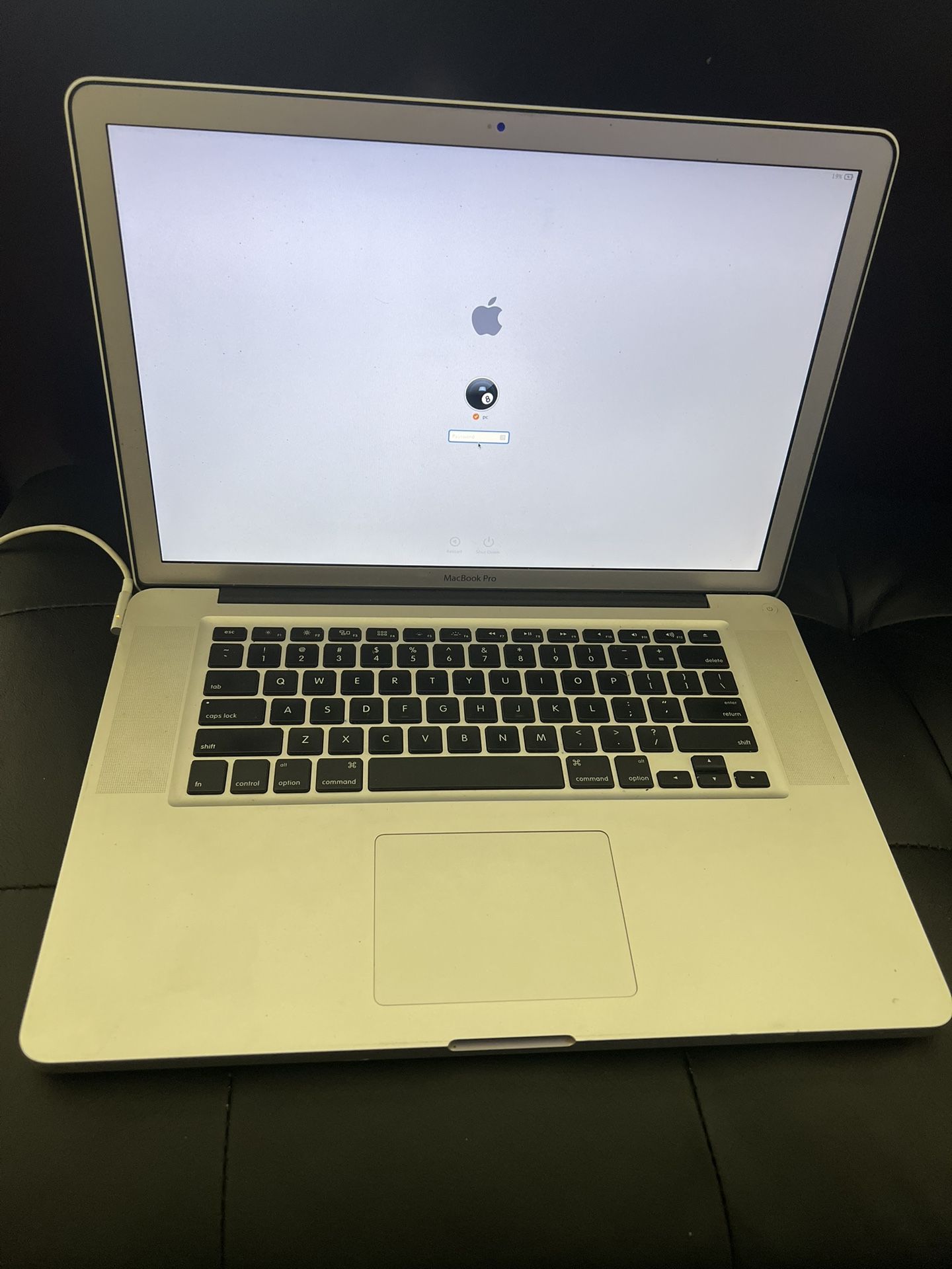 MacBook pro 2011 15.4” i7 2GHz 16GB SSD